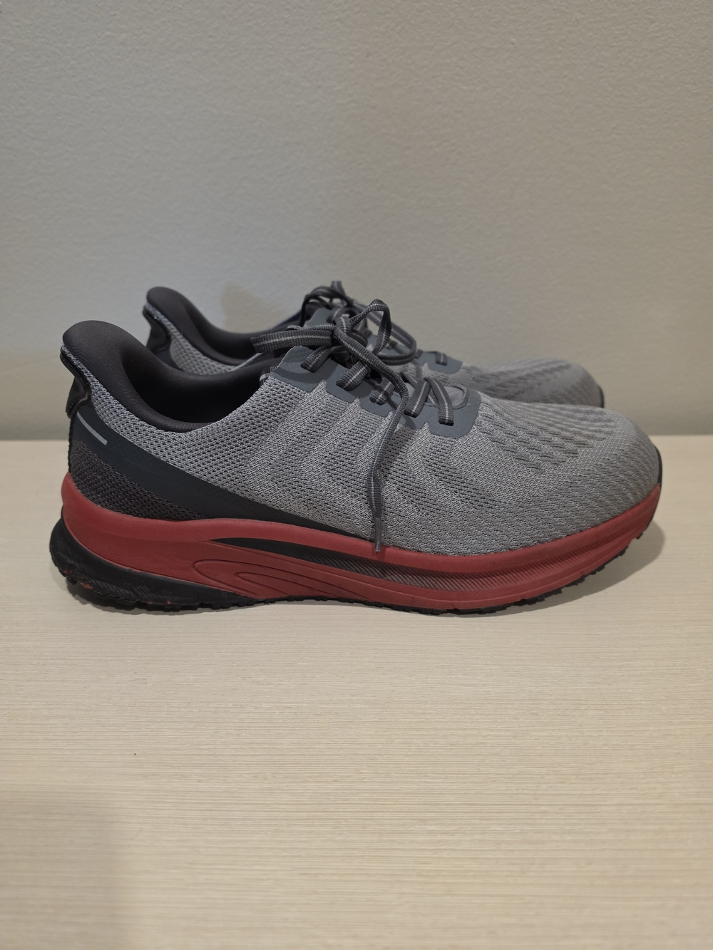 ​Orthofeet Tilos Men Size 10 4E Extra Wide Hands Free Step In Gray Red